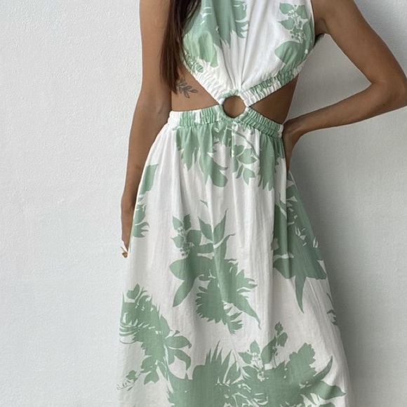 🛍️ Boho Side Cut Long Dress. Size - S - Picture 16 of 16